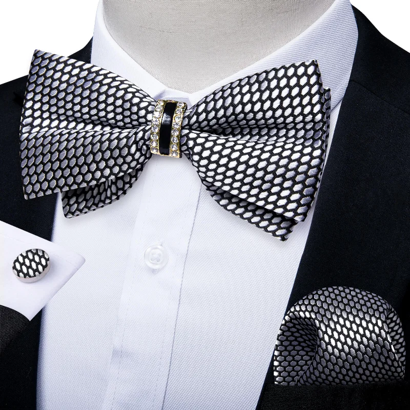 Ties2you Black Bow Tie Grey Geometry Men's Silk Pre-Bow Tie Set